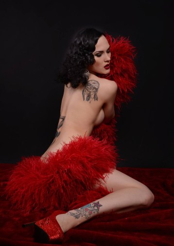 burlesque-2537727_1920